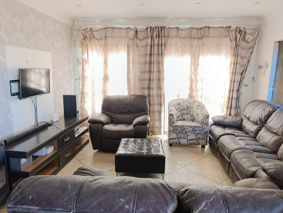 3 Bedroom Property for Sale in Vista Park Free State